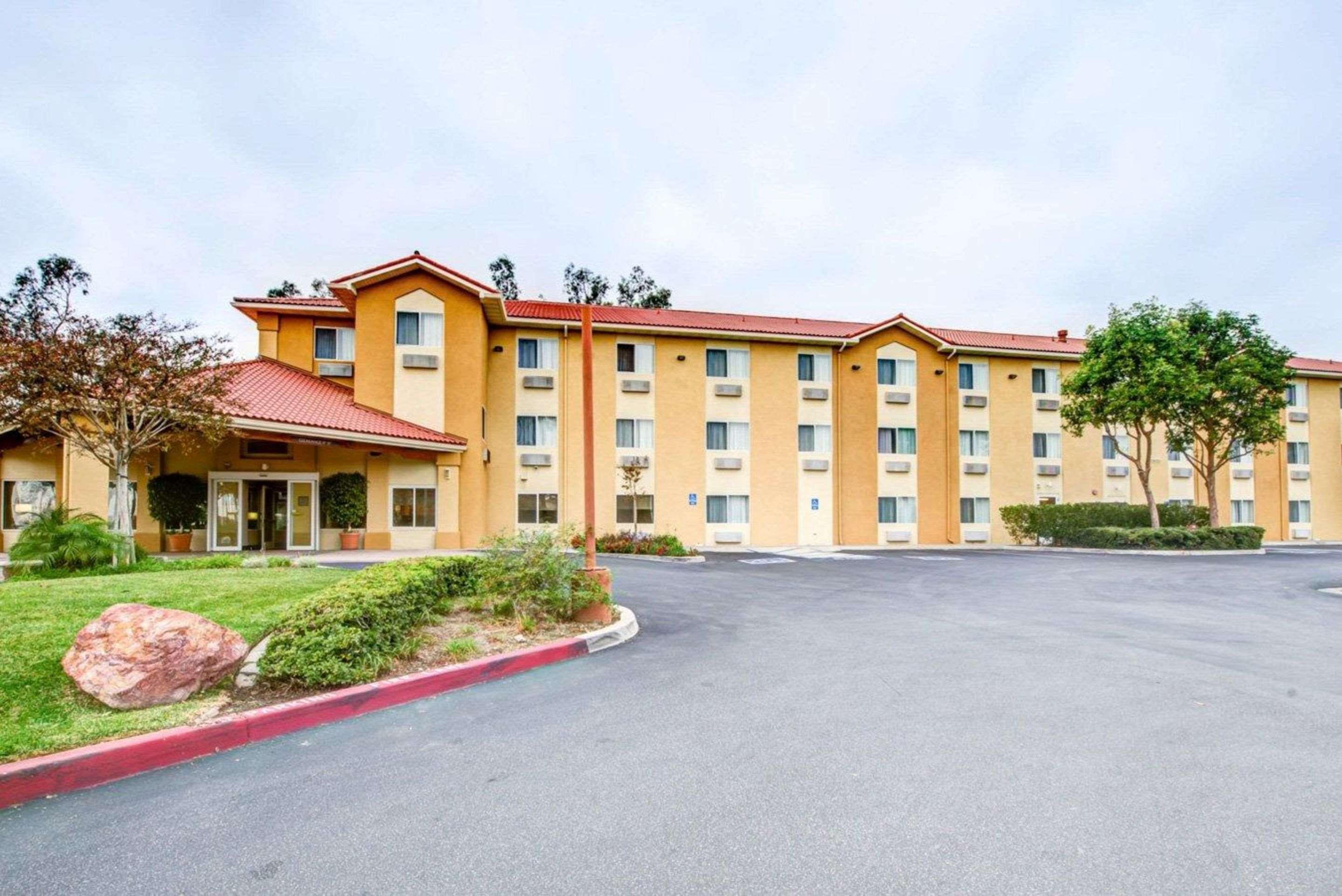 Comfort Inn Fontana Exterior foto